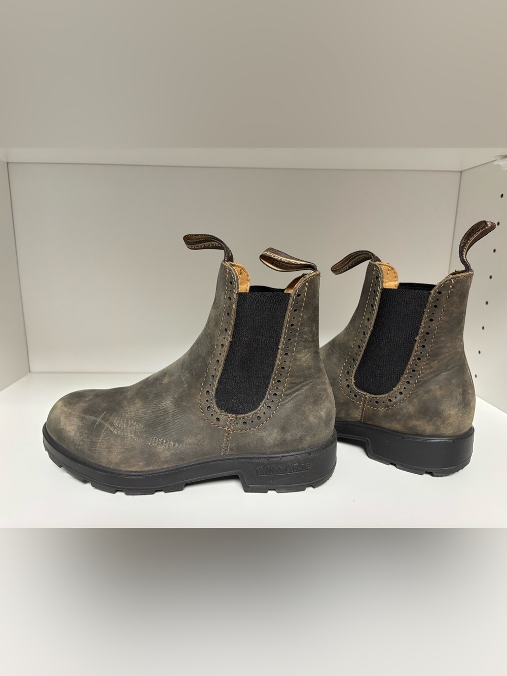 Blundstone Women's Chelsea - size 6M